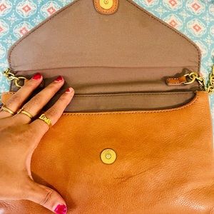 COPY - Orange purse for casual meetings ✨